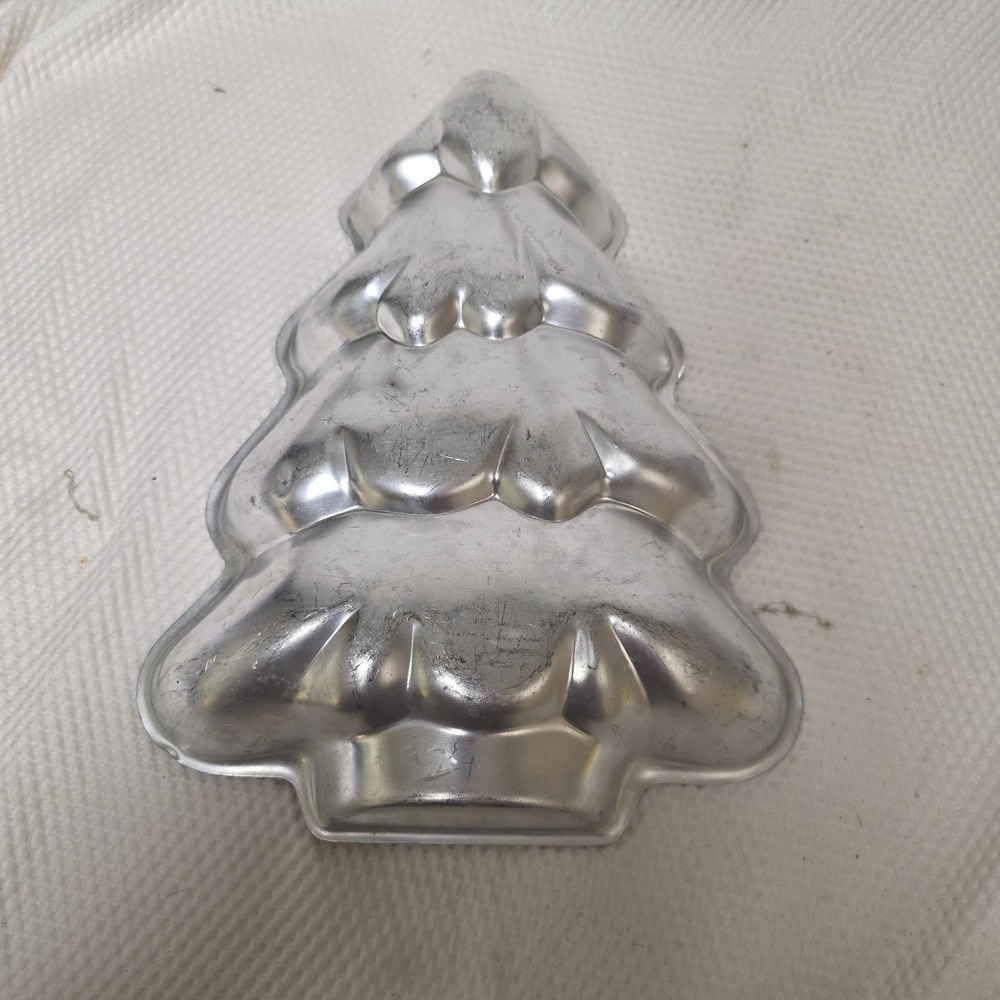 Christmas Tree Cake Pan Vintage 1986 Wilton #2105-9410 Holidays Mold Pine